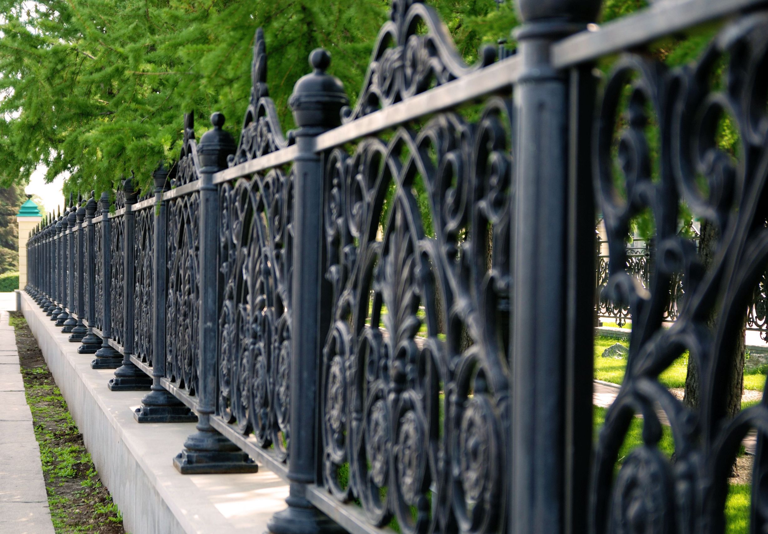 Increase Privacy with Trusted Commercial Fences in Reading, PA